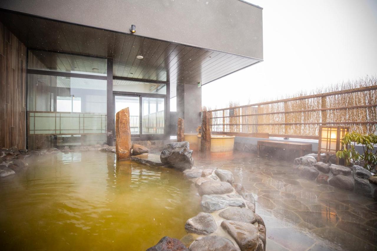 La Vista Furano Hills Natural Hot Spring Экстерьер фото